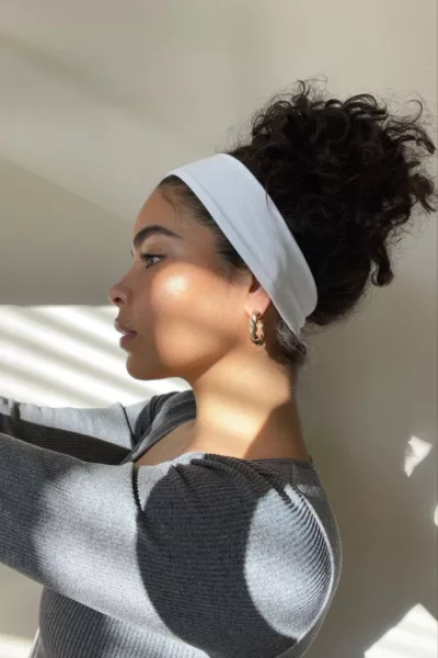 How To Wear Headbands to Elevate your Look | Travel Beauty Blog
