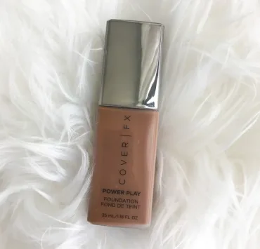 Cover FX Power Play Foundation Review | Cover FX Matte Setting Powder Review | Travel Beauty Blog