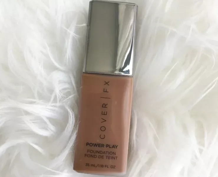 Cover FX Power Play Foundation Review | Cover FX Matte Setting Powder Review | Travel Beauty Blog