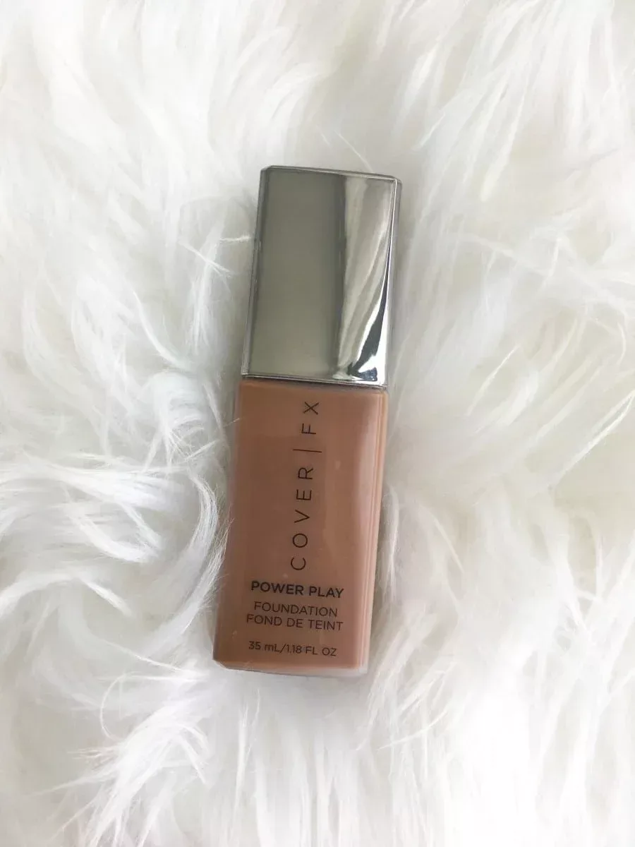 Cover FX Power Play Foundation Review | Cover FX Matte Setting Powder Review | Travel Beauty Blog