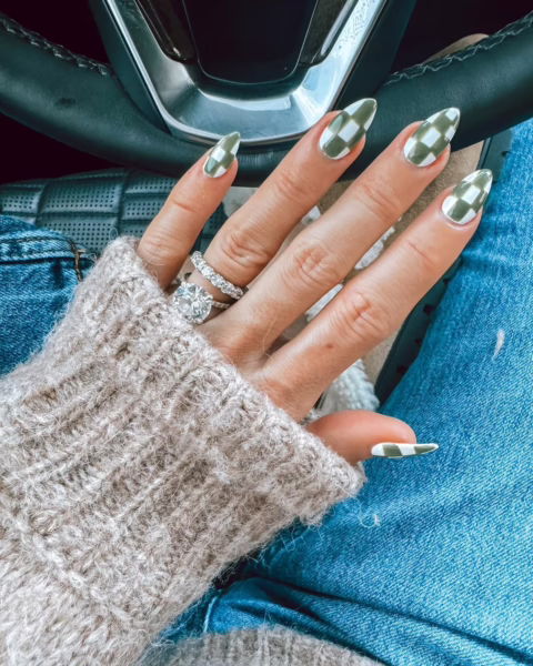 Stunning St Patricks Day Nails Designs to Try This Year | Travel Beauty Blog