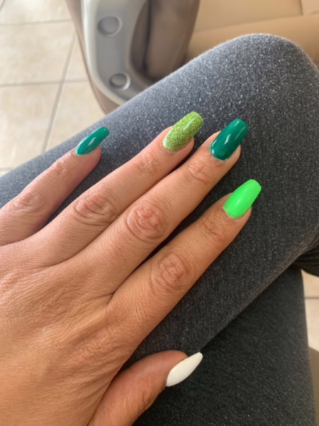 Stunning St Patricks Day Nails Designs to Try This Year | Travel Beauty Blog
