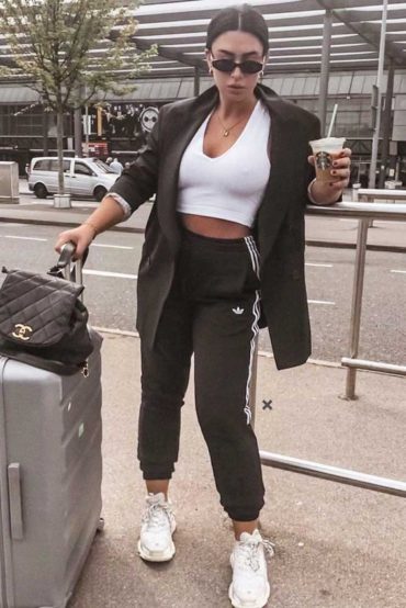 37 Best Outfits For The Airport In 2023 - Travel Beauty Blog