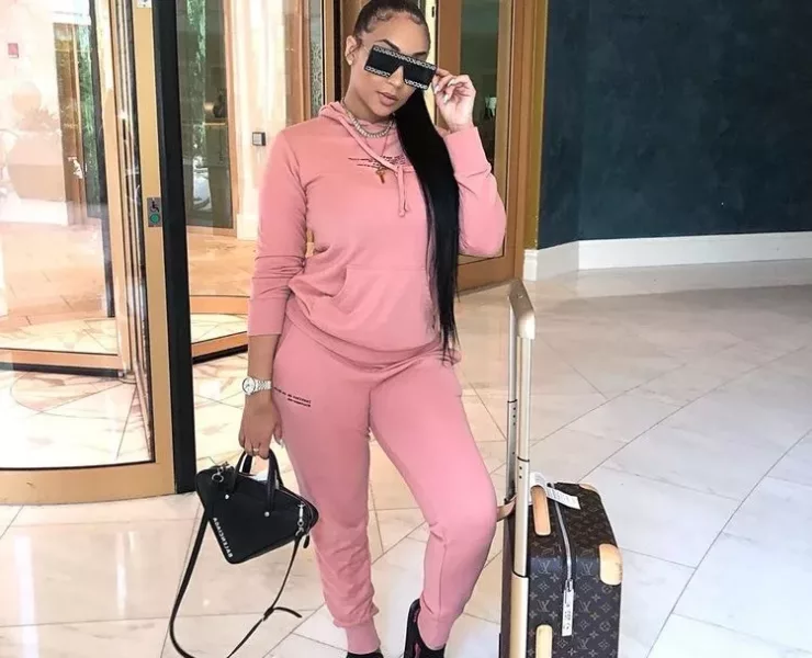 Cute Comfy Airport Outfits - Casual Outfits For The Airport - Travel Beauty Blog