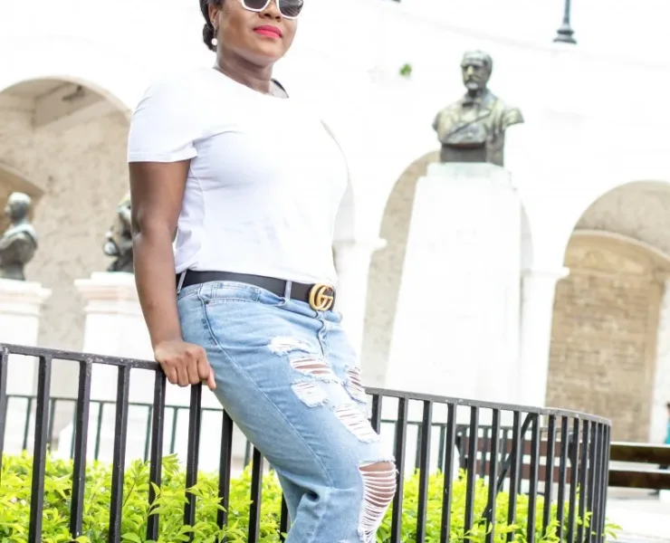 How To Style A White T Shirt And Jeans Without Looking Basic | Travel Beauty Blog