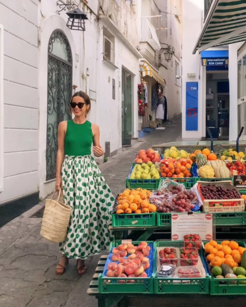 25+ Chic Italy Outfit Ideas to Look Great on Vacation What to Wear in Italy on Vacation + Elegant Italy Outfit Ideas | Travel Beauty Blog