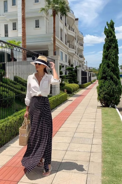 25+ Chic Italy Outfit Ideas to Look Great on Vacation What to Wear in Italy on Vacation + Elegant Italy Outfit Ideas | Travel Beauty Blog