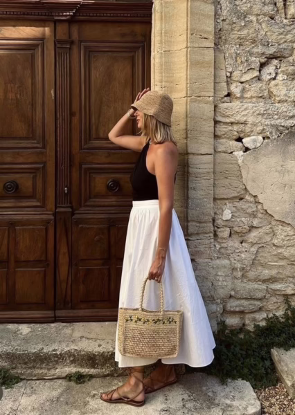 25+ Chic Italy Outfit Ideas to Look Great on Vacation What to Wear in Italy on Vacation + Elegant Italy Outfit Ideas | Travel Beauty Blog