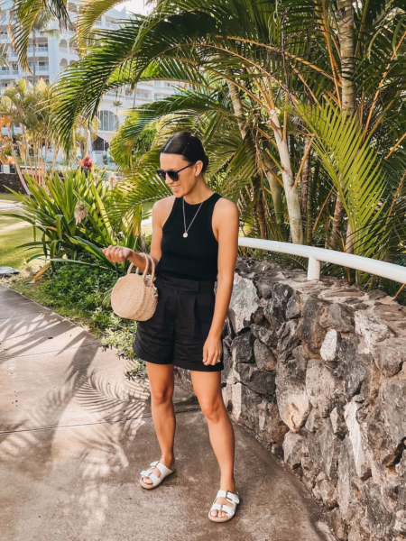 25+ Chic Italy Outfit Ideas to Look Great on Vacation What to Wear in Italy on Vacation + Elegant Italy Outfit Ideas | Travel Beauty Blog
