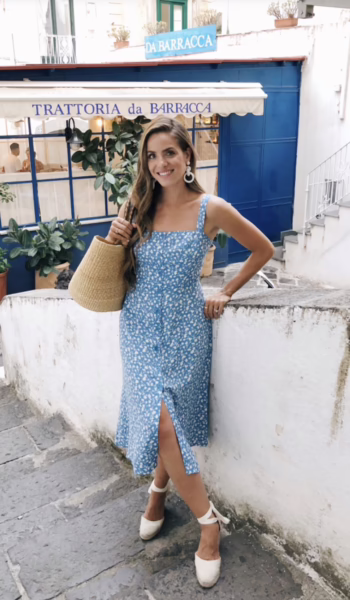 25+ Chic Italy Outfit Ideas to Look Great on Vacation What to Wear in Italy on Vacation + Elegant Italy Outfit Ideas | Travel Beauty Blog