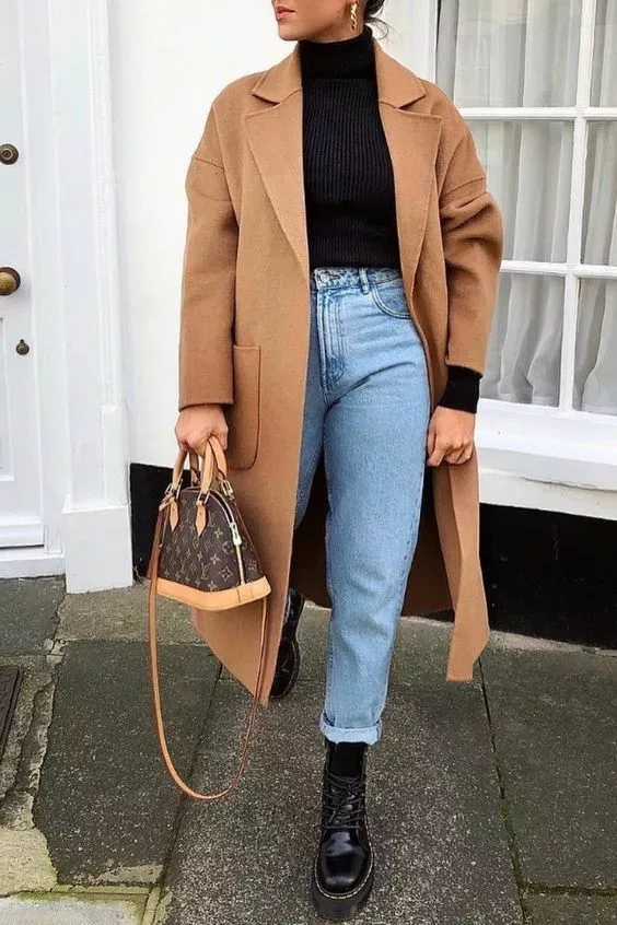 Cute Outfits With Mom Jeans + How To Style It Them 