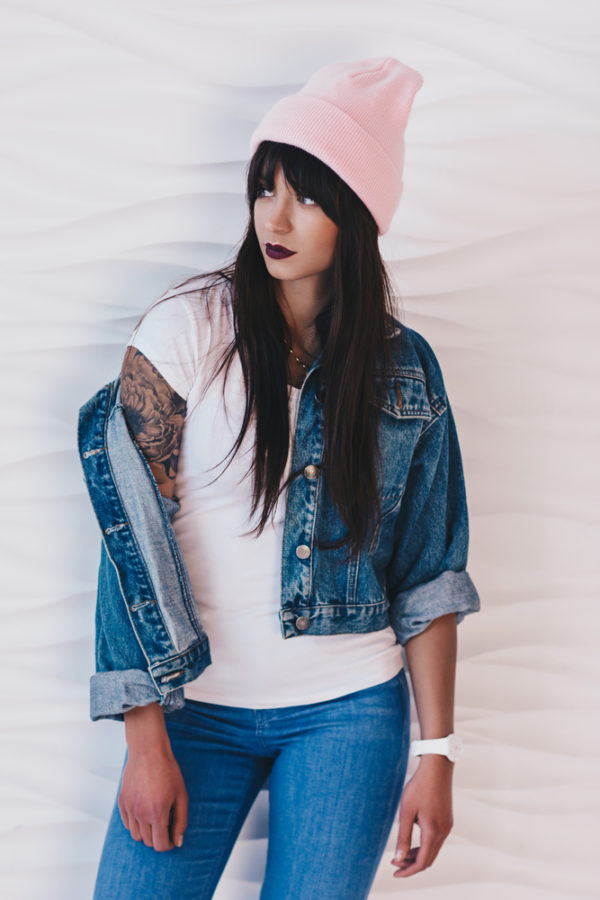 20+ Timeless Outfits With A Jean Jacket To Replicate Now Timeless Outfits With A Jean Jacket + Styling Ideas