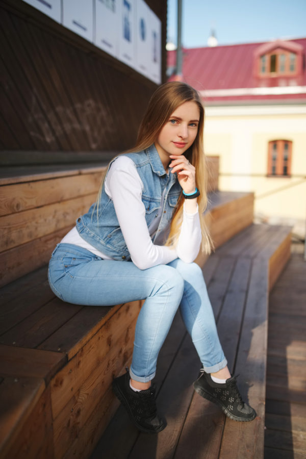 20+ Timeless Outfits With A Jean Jacket To Replicate Now Timeless Outfits With A Jean Jacket + Styling Ideas