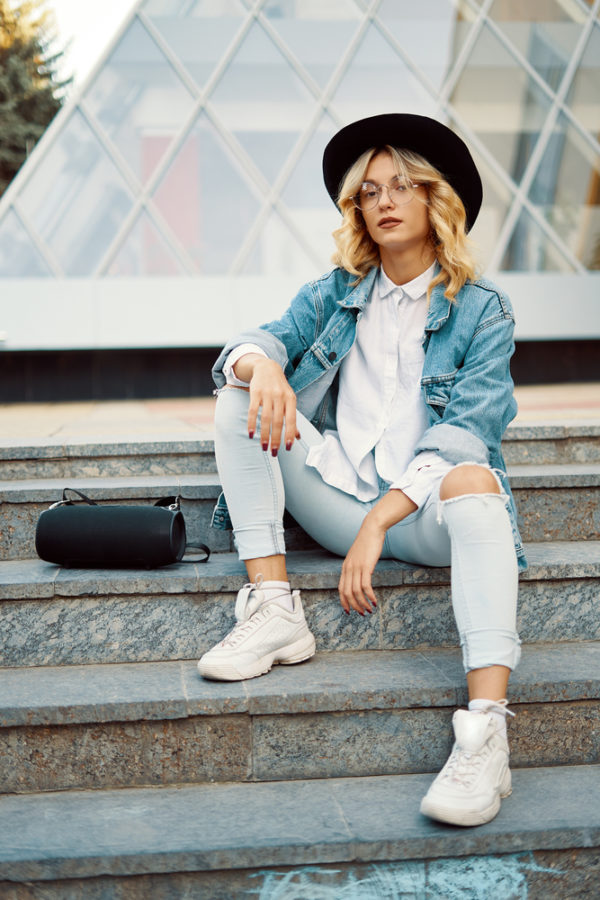 20+ Timeless Outfits With A Jean Jacket To Replicate Now Timeless Outfits With A Jean Jacket + Styling Ideas
