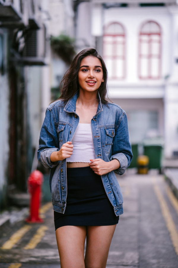 20+ Timeless Outfits With A Jean Jacket To Replicate Now Timeless Outfits With A Jean Jacket + Styling Ideas