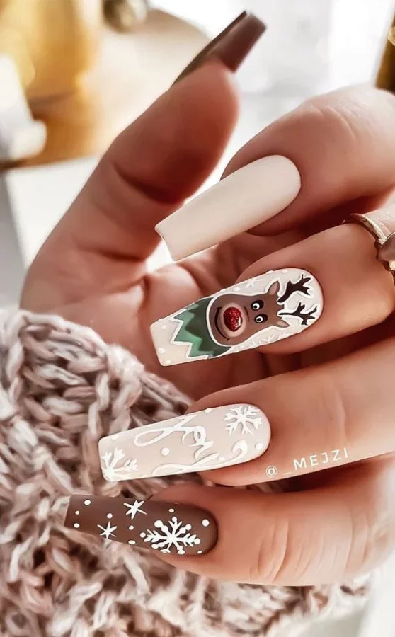 Neutral Christmas Nails | Travel Beauty Blog