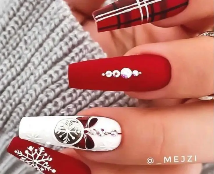 Nails Ideas For Christmas | Travel Beauty Blog