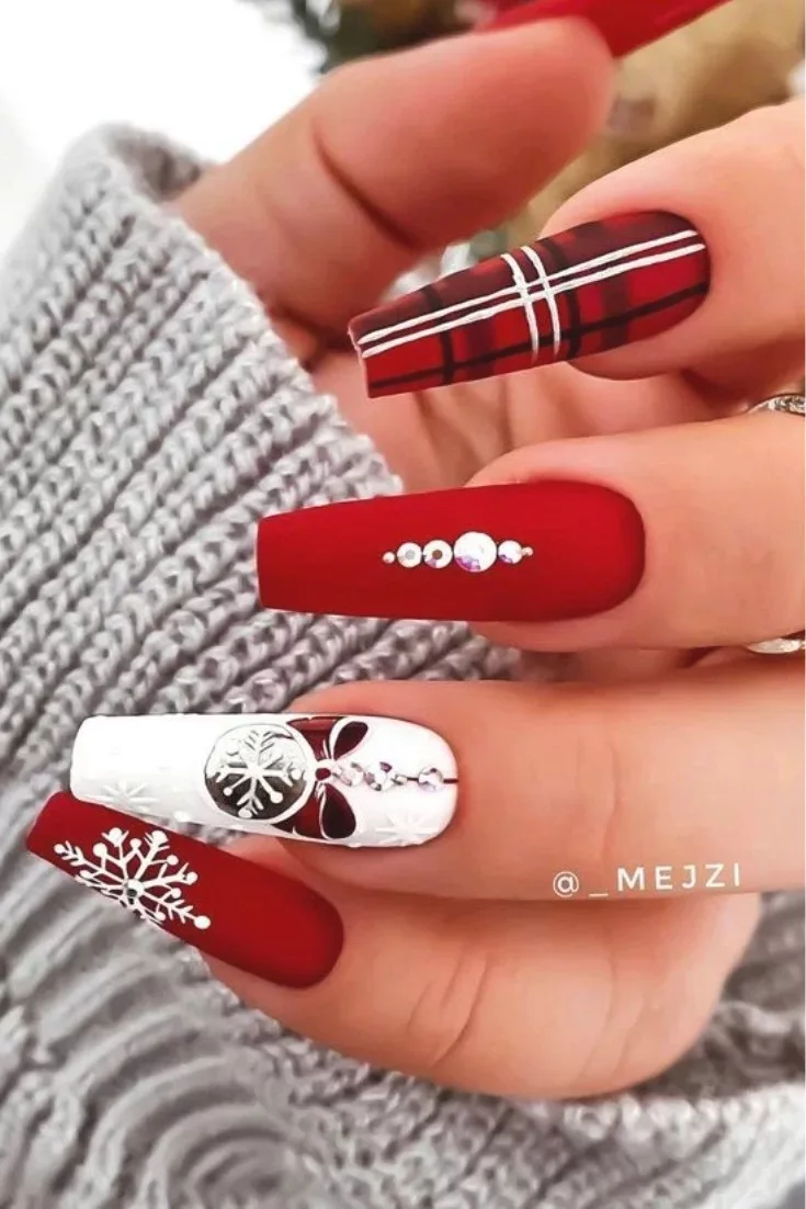 14 Red Christmas Nails That'll Make Your Manicure Stand Out This Season 1 -  Fab Mood | Wedding Colours, Wedding Themes, Wedding colour palettes