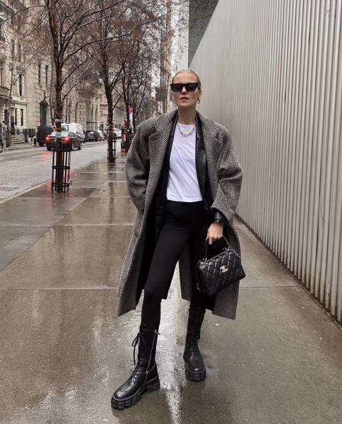 Stunning Chelsea Boots Outfits to Recreate this Season | Travel Beauty Blog