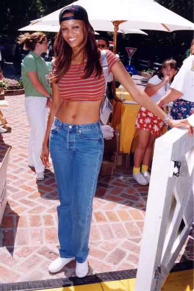 Iconic 90s Outfits That Are Surprisingly Still Trendy Today | Travel Beauty Blog