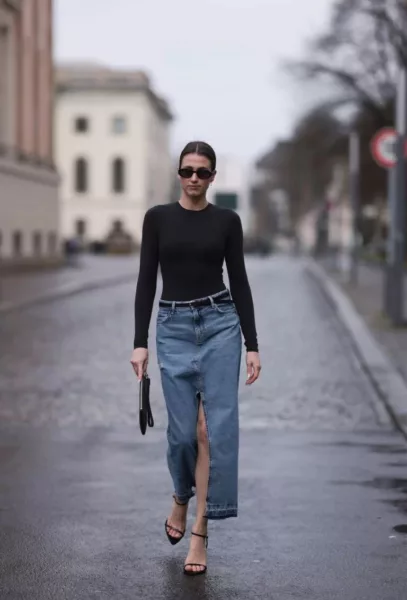 These Stylish Long Denim Skirt Outfits are bringing back the '90s Nostalgia