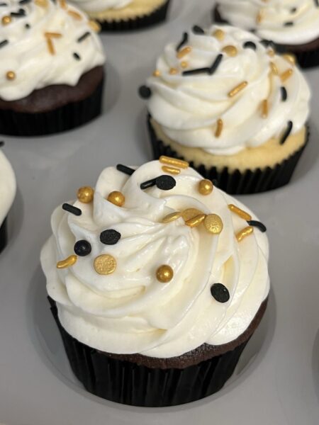 21 Graduation Cupcakes and Dessert Ideas that will delight Guests 21 Graduation Cupcakes and Dessert Ideas that will delight Guests