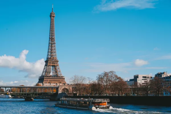 12 Iconic Places in the World to Add to your Bucket List Iconic Places in the World to Add to your Bucket List | Travel Beauty Blog