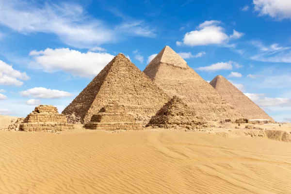 12 Iconic Places in the World to Add to your Bucket List Iconic Places in the World to Add to your Bucket List | Travel Beauty Blog