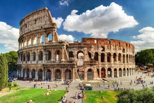 12 Iconic Places in the World to Add to your Bucket List Iconic Places in the World to Add to your Bucket List | Travel Beauty Blog