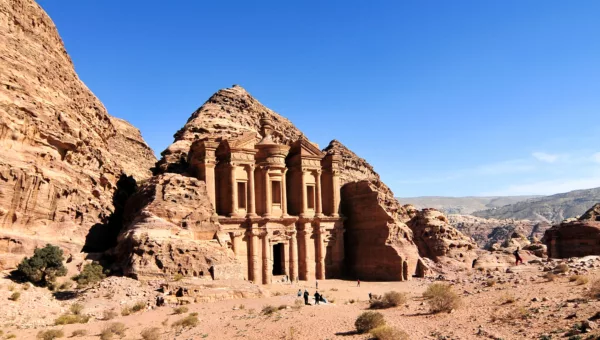 12 Iconic Places in the World to Add to your Bucket List Iconic Places in the World to Add to your Bucket List | Travel Beauty Blog