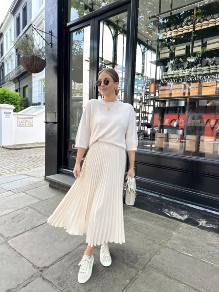 24 Stylish Maxi Skirt Outfit Combos You Haven’t Tried Yet Stylish Maxi Skirt Outfit Combos You Haven’t Tried Yet | Travel Beauty Blog