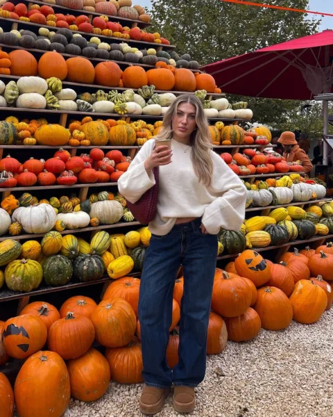 30 Cute Pumpkin Patch Outfit Ideas to Copy This Fall 30 Cute Pumpkin Patch Outfit Ideas to Copy This Fall | Travel Beauty Blog