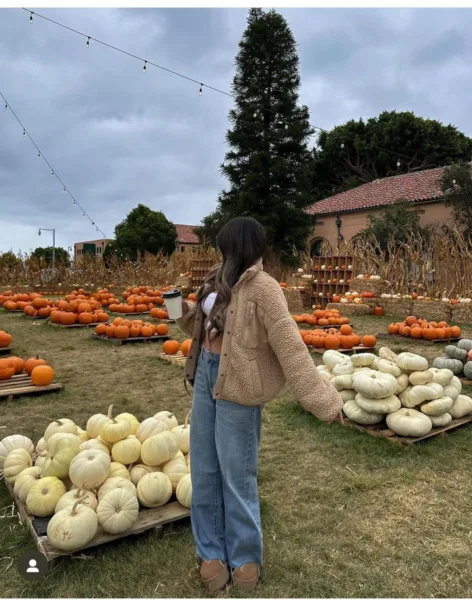30 Cute Pumpkin Patch Outfit Ideas to Copy This Fall 30 Cute Pumpkin Patch Outfit Ideas to Copy This Fall | Travel Beauty Blog