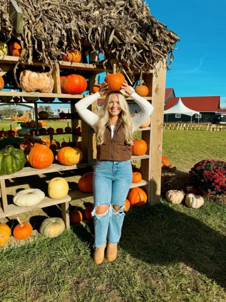 30 Cute Pumpkin Patch Outfit Ideas to Copy This Fall 30 Cute Pumpkin Patch Outfit Ideas to Copy This Fall | Travel Beauty Blog