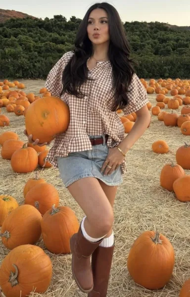 30 Cute Pumpkin Patch Outfit Ideas to Copy This Fall 30 Cute Pumpkin Patch Outfit Ideas to Copy This Fall | Travel Beauty Blog