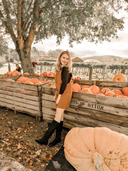 30 Cute Pumpkin Patch Outfit Ideas to Copy This Fall 30 Cute Pumpkin Patch Outfit Ideas to Copy This Fall | Travel Beauty Blog