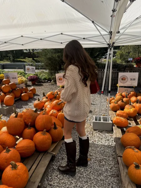 30 Cute Pumpkin Patch Outfit Ideas to Copy This Fall 30 Cute Pumpkin Patch Outfit Ideas to Copy This Fall | Travel Beauty Blog