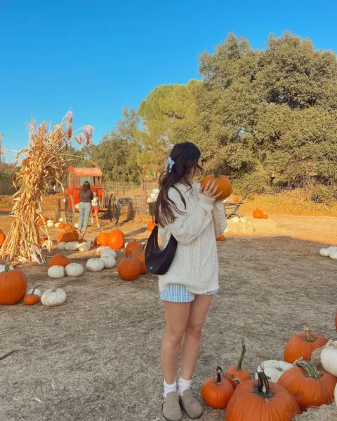 30 Cute Pumpkin Patch Outfit Ideas to Copy This Fall 30 Cute Pumpkin Patch Outfit Ideas to Copy This Fall | Travel Beauty Blog