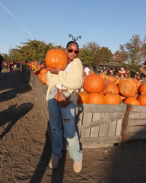 30 Cute Pumpkin Patch Outfit Ideas to Copy This Fall 30 Cute Pumpkin Patch Outfit Ideas to Copy This Fall | Travel Beauty Blog