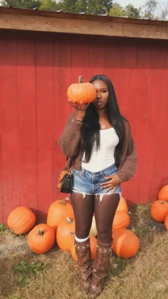 30 Cute Pumpkin Patch Outfit Ideas to Copy This Fall 30 Cute Pumpkin Patch Outfit Ideas to Copy This Fall | Travel Beauty Blog
