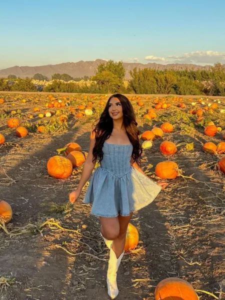 30 Cute Pumpkin Patch Outfit Ideas to Copy This Fall 30 Cute Pumpkin Patch Outfit Ideas to Copy This Fall | Travel Beauty Blog
