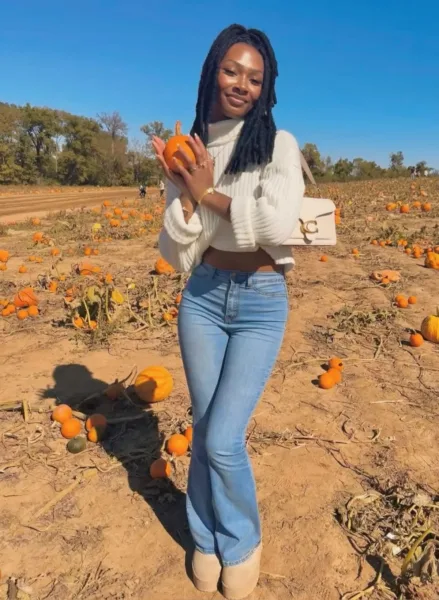 30 Cute Pumpkin Patch Outfit Ideas to Copy This Fall 30 Cute Pumpkin Patch Outfit Ideas to Copy This Fall | Travel Beauty Blog