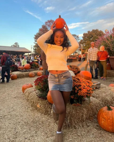 30 Cute Pumpkin Patch Outfit Ideas to Copy This Fall 30 Cute Pumpkin Patch Outfit Ideas to Copy This Fall | Travel Beauty Blog