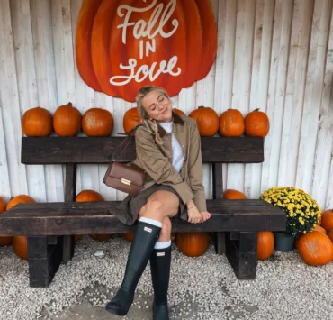 30 Cute Pumpkin Patch Outfit Ideas to Copy This Fall | Travel Beauty Blog