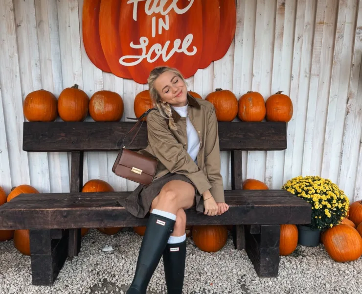 30 Cute Pumpkin Patch Outfit Ideas to Copy This Fall | Travel Beauty Blog